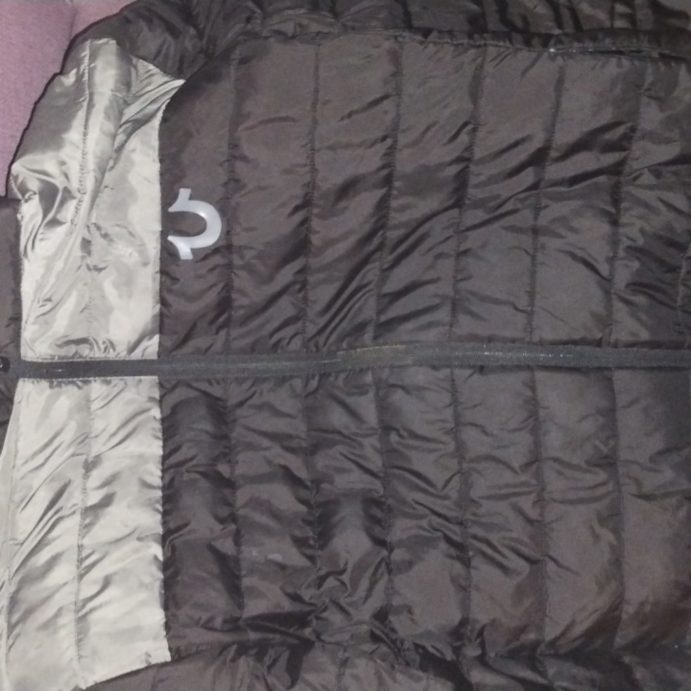TRUE RELIGION TWO TONE PUFFER XL